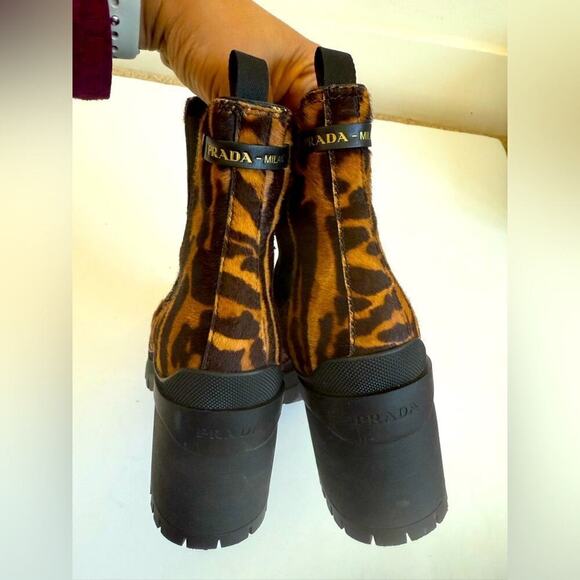Prada Black Brown Calf Hair Leopard Print Lug Sole Chelsea Ankle boots EU 39 - Picture 5 of 12